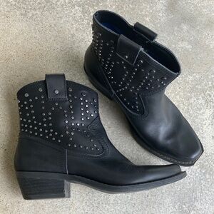 Dingo Black Leather Studded Western Boots, 6.5